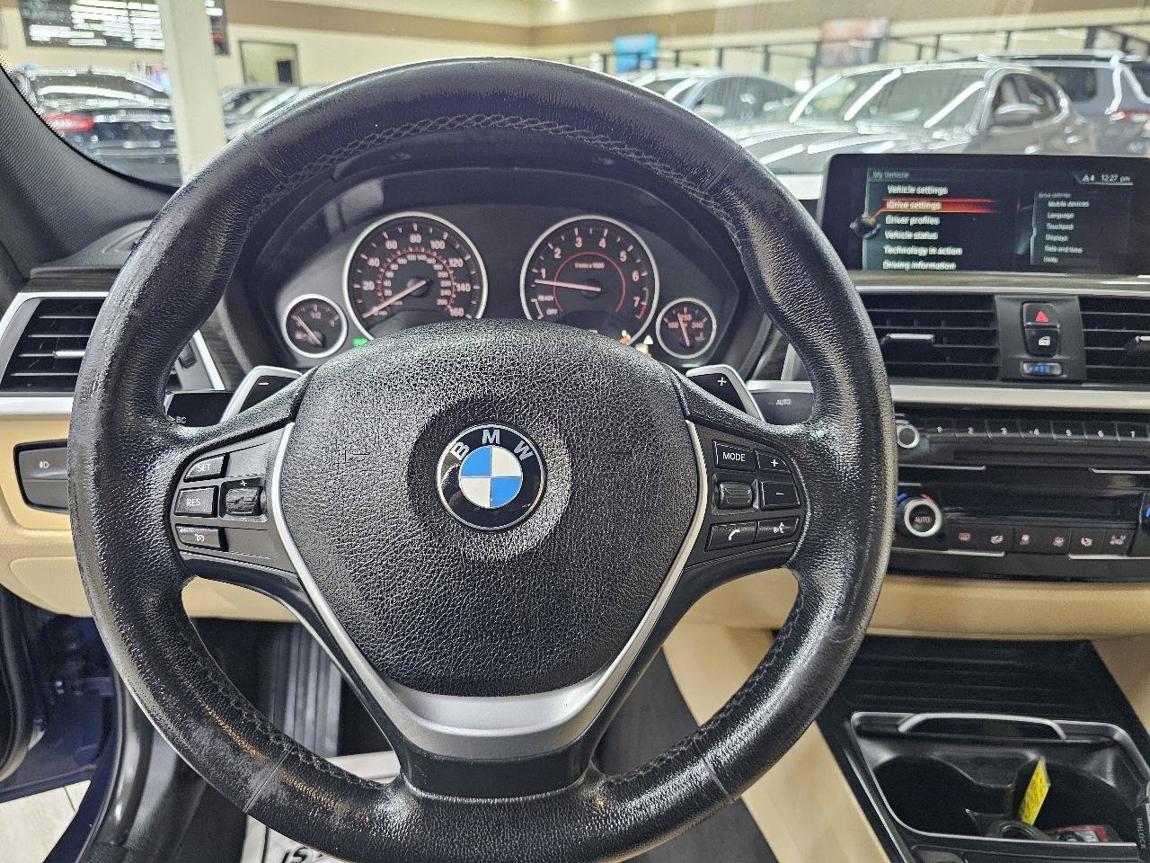 Used 2017 BMW 330i xDrive Sedan AWD/4WD image 28
