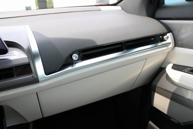 New 2026 Cadillac Vistiq Sport image 36