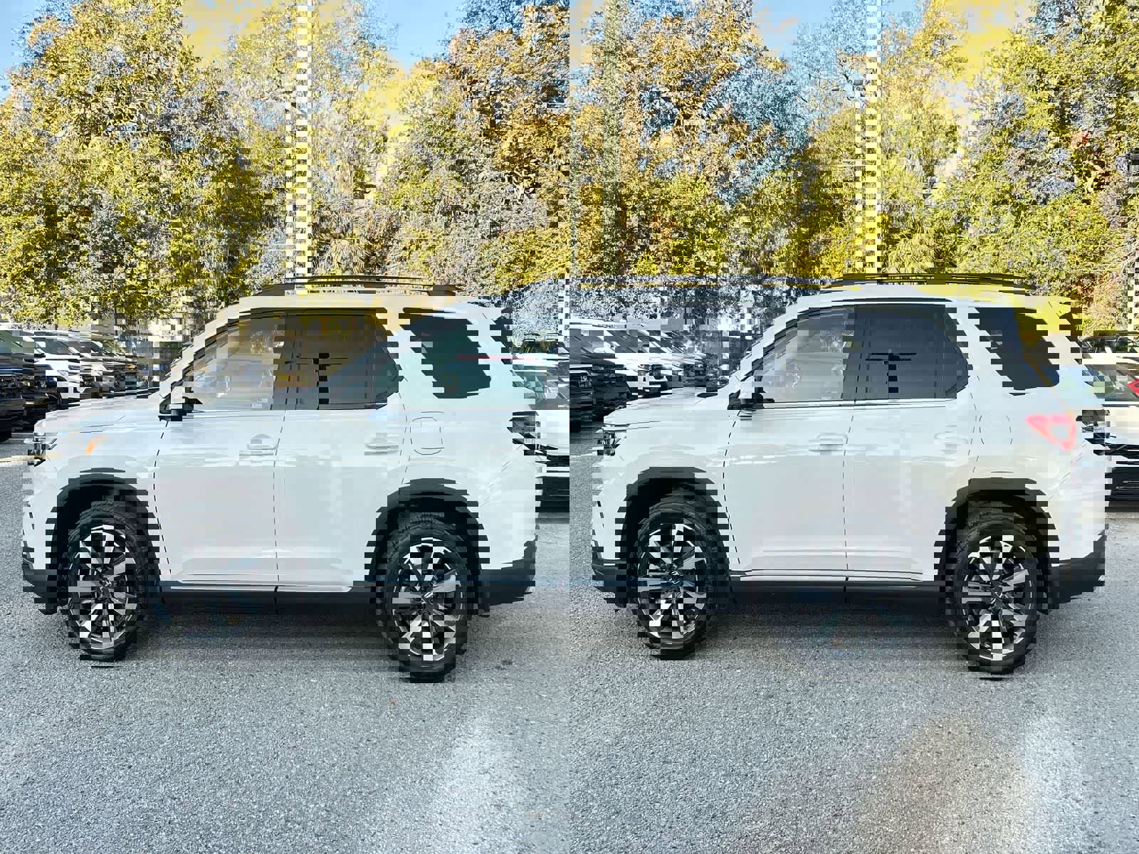 Used 2024 Honda Pilot Touring image 3