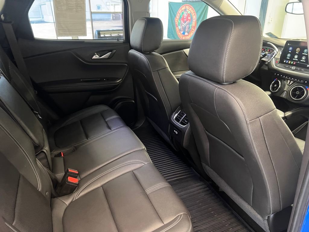 Used 2024 Chevrolet Blazer LT w/ Midnight/Sport Edition image 39