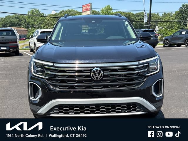 Used 2024 Volkswagen Atlas Peak Edition SE AWD/4WD image 6