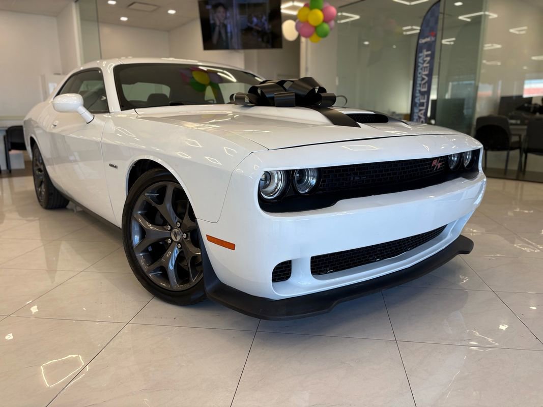 Used 2019 Dodge Challenger R/T image 3