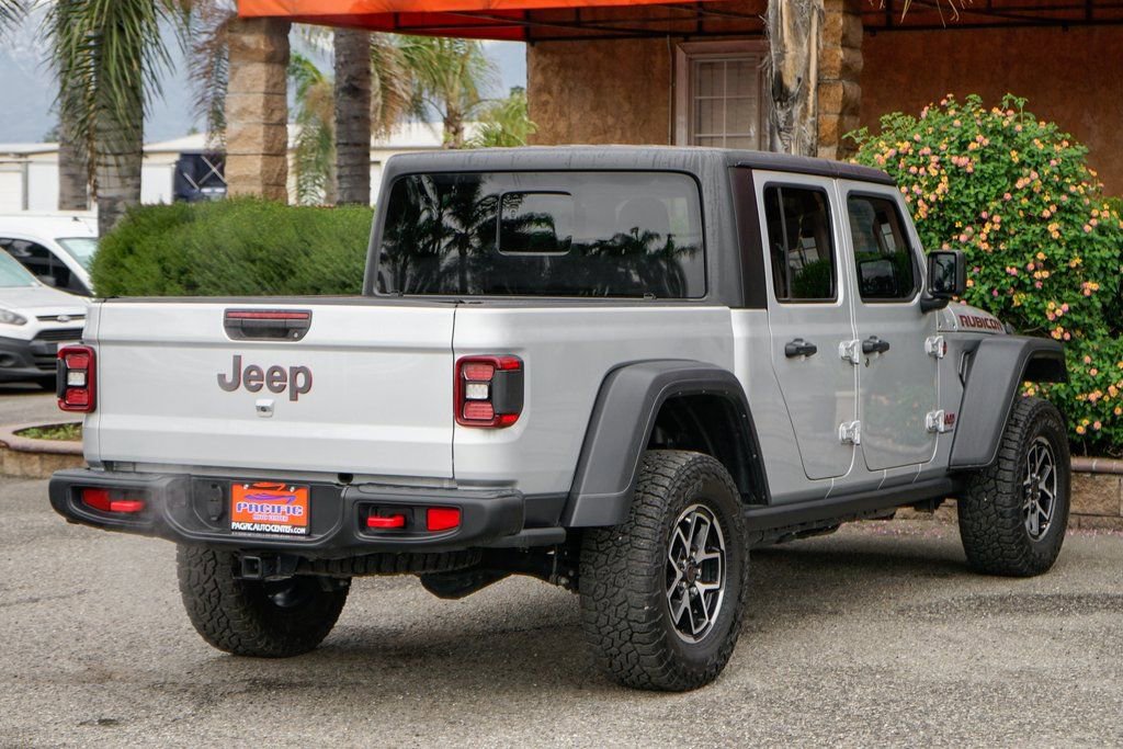 Used 2024 Jeep Gladiator Rubicon w/ Convenience Group AWD/4WD image 10