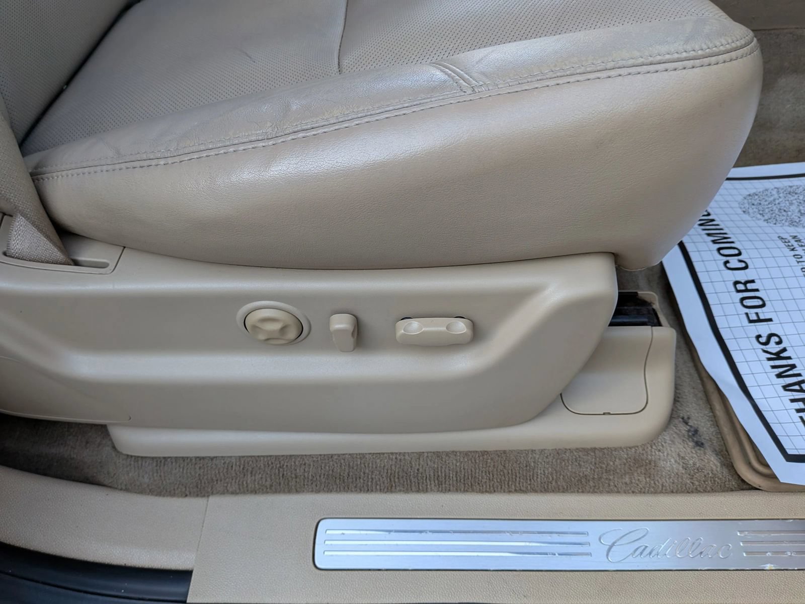 Used 2011 Cadillac Escalade Premium AWD/4WD image 41