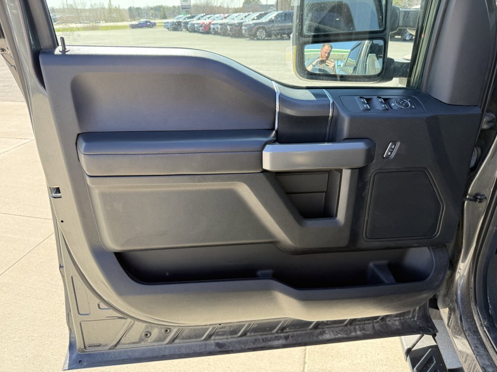 Used 2018 Ford F150 XLT w/ Equipment Group 302A Luxury AWD/4WD image 16