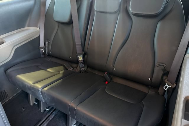 Certified 2026 Kia Carnival LXS FWD image 19
