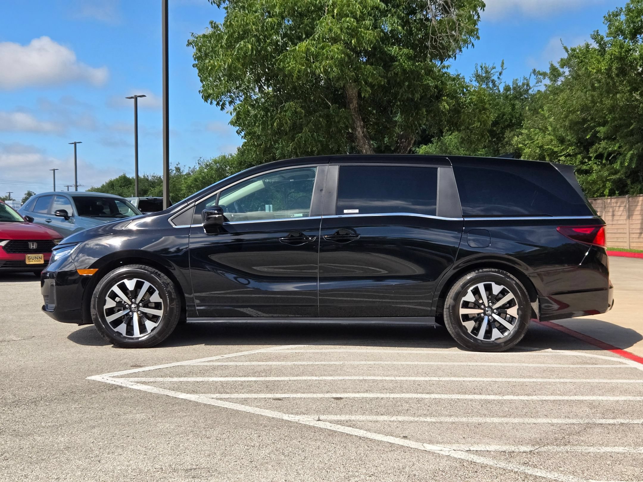 Used 2025 Honda Odyssey EX-L image 6