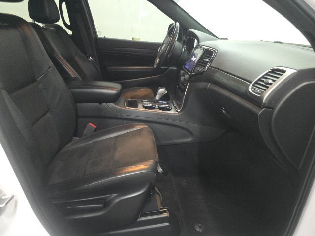 Used 2019 Jeep Grand Cherokee Altitude AWD/4WD image 3