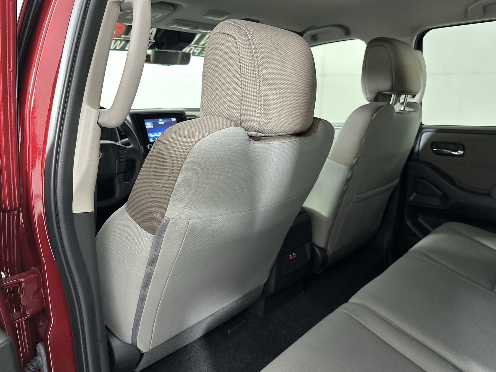 Used 2023 Nissan Frontier SV w/ Technology Package RWD image 23