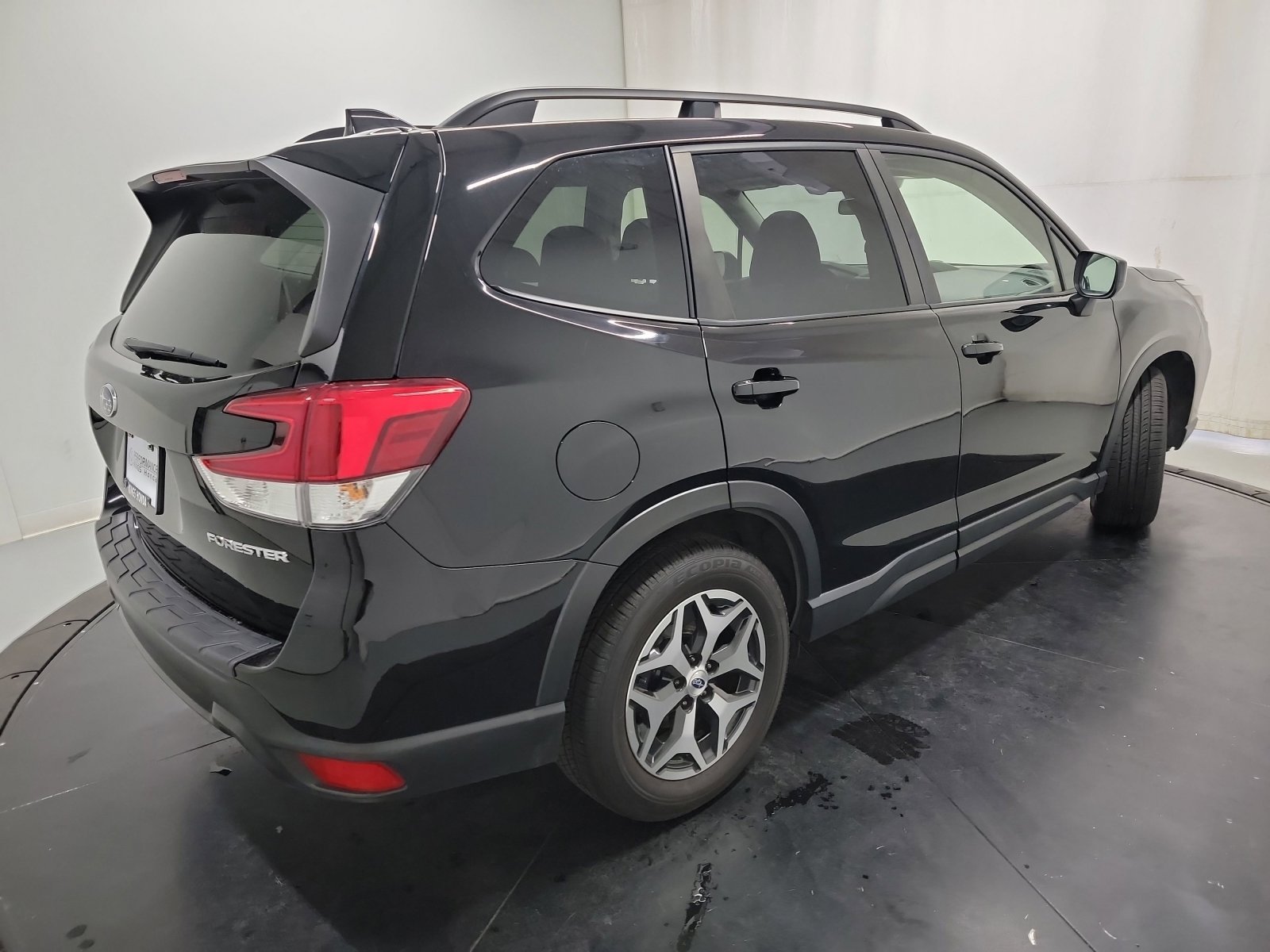 Used 2019 Subaru Forester Premium image 9