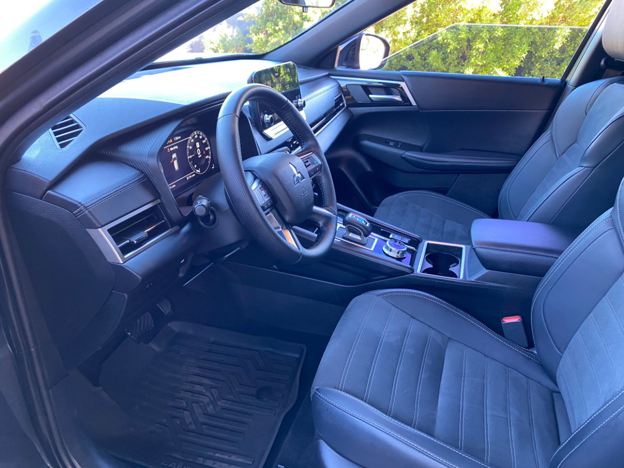 Used 2024 Mitsubishi Outlander SE Black Edition image 31