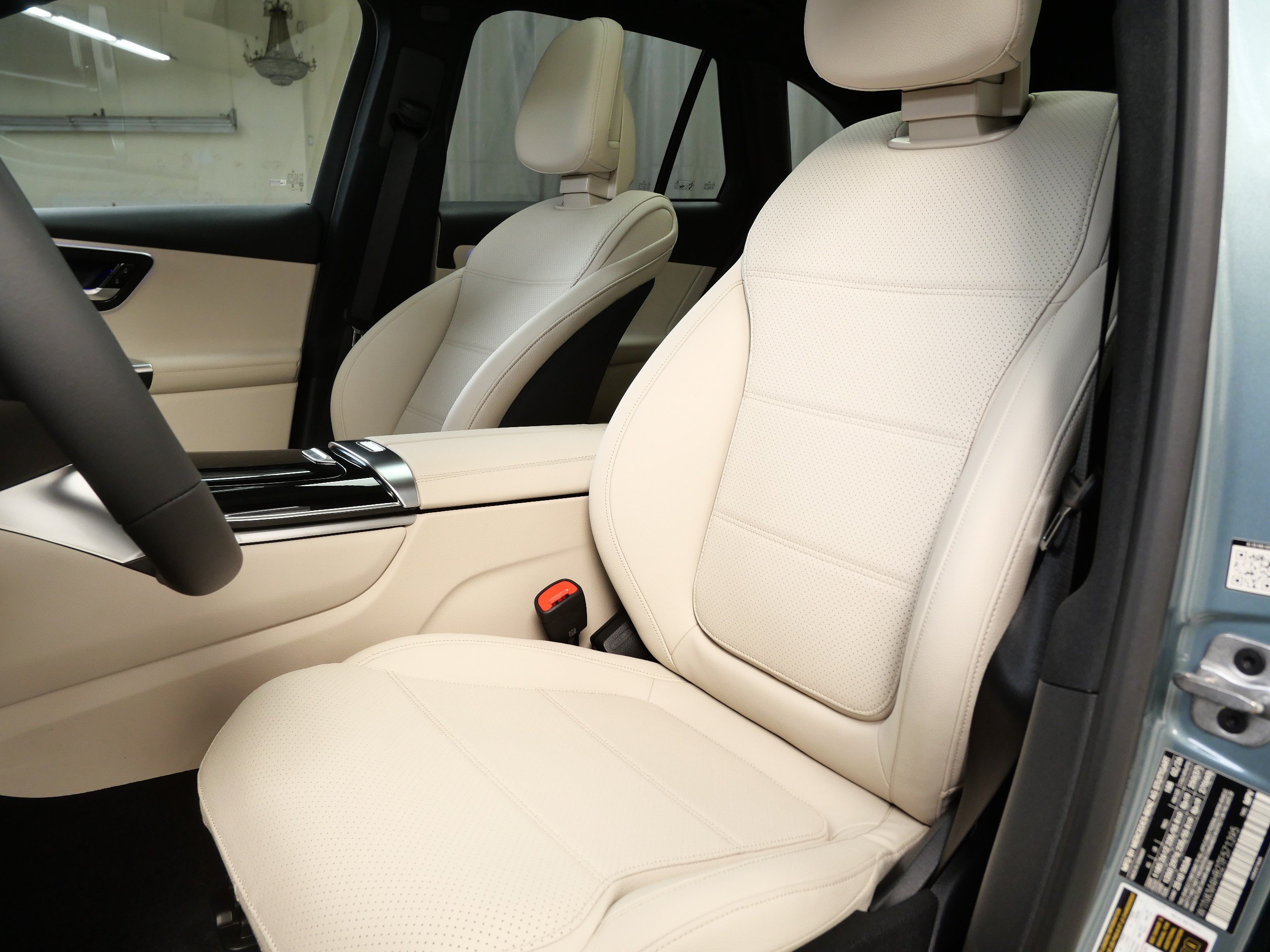 New 2026 Mercedes-Benz GLC 300 4MATIC image 3