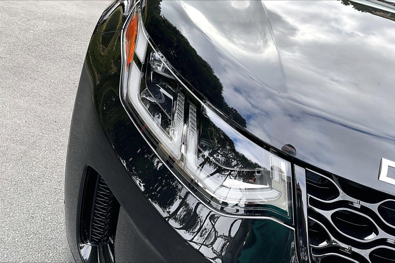 Used 2024 Land Rover Discovery Sport S image 11