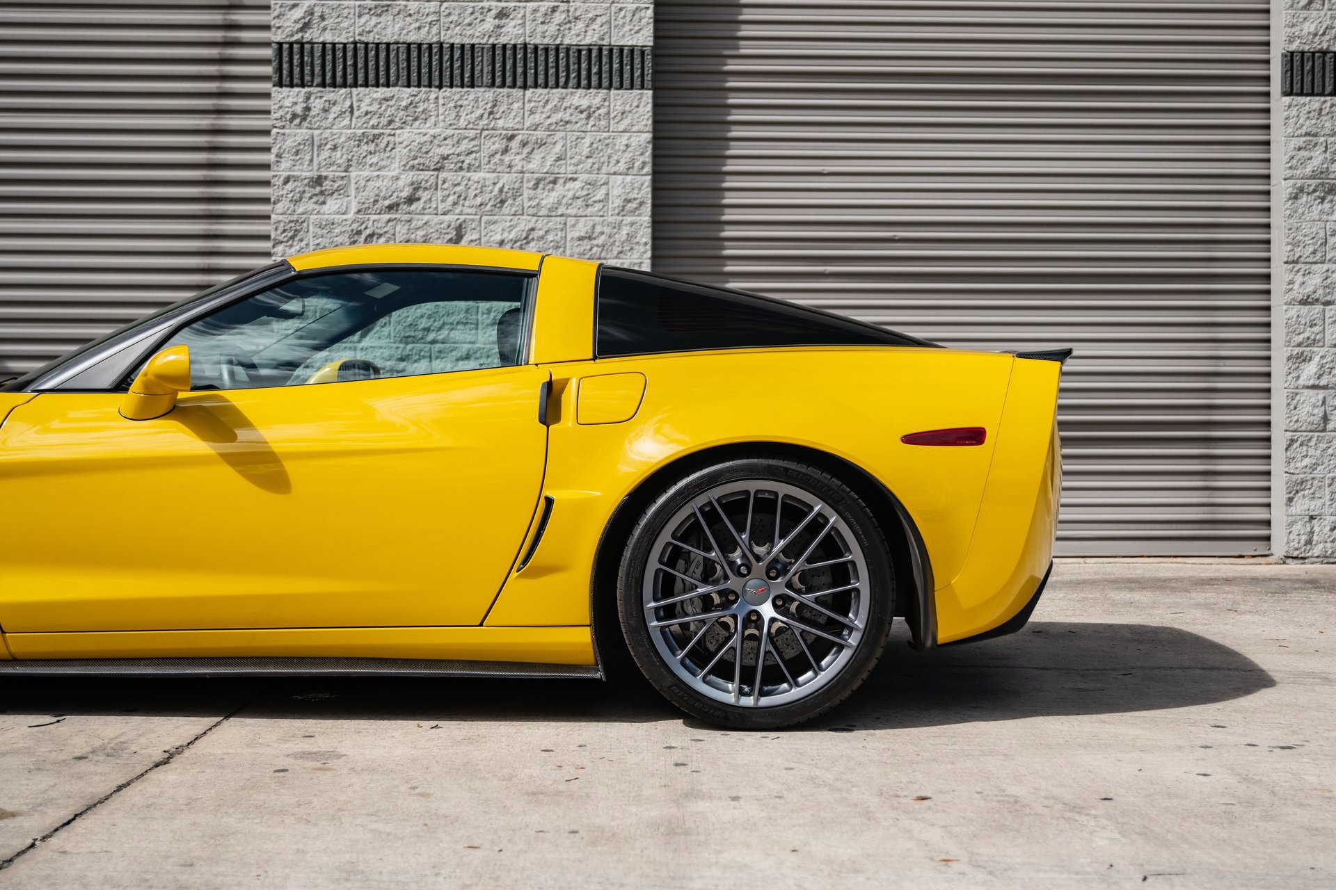Used 2011 Chevrolet Corvette Z06 w/ Z07 Performance Package RWD image 17