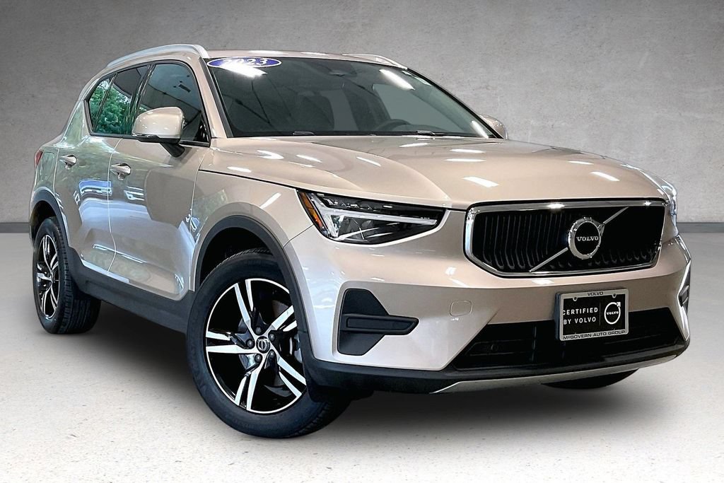 Certified 2023 Volvo XC40 B5 Core w/ Convenience Package AWD/4WD image 3