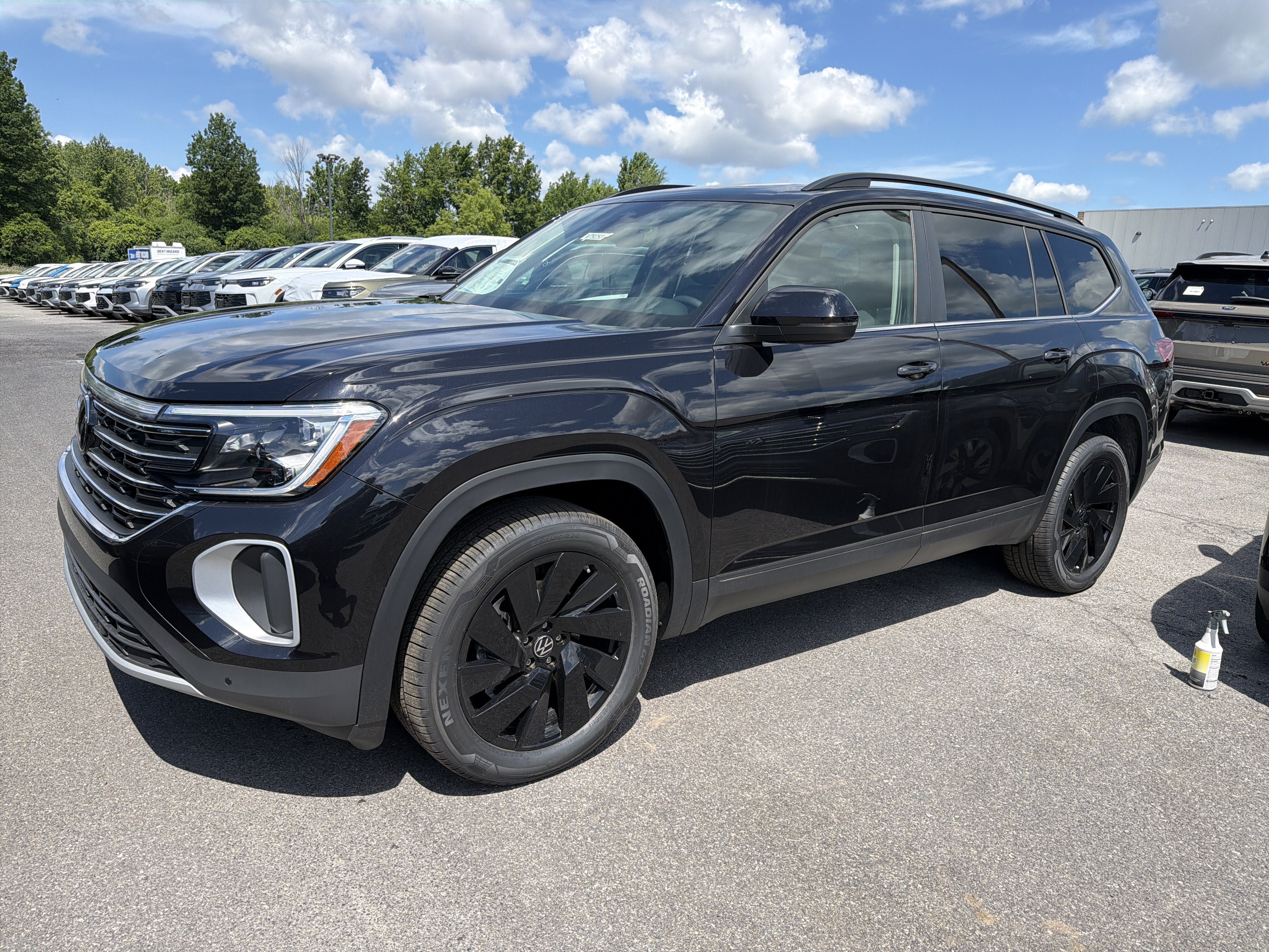 New 2026 Volkswagen Atlas SE AWD/4WD image 3