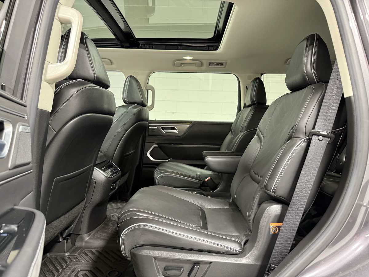 Used 2025 INFINITI QX80 Luxe AWD/4WD image 19