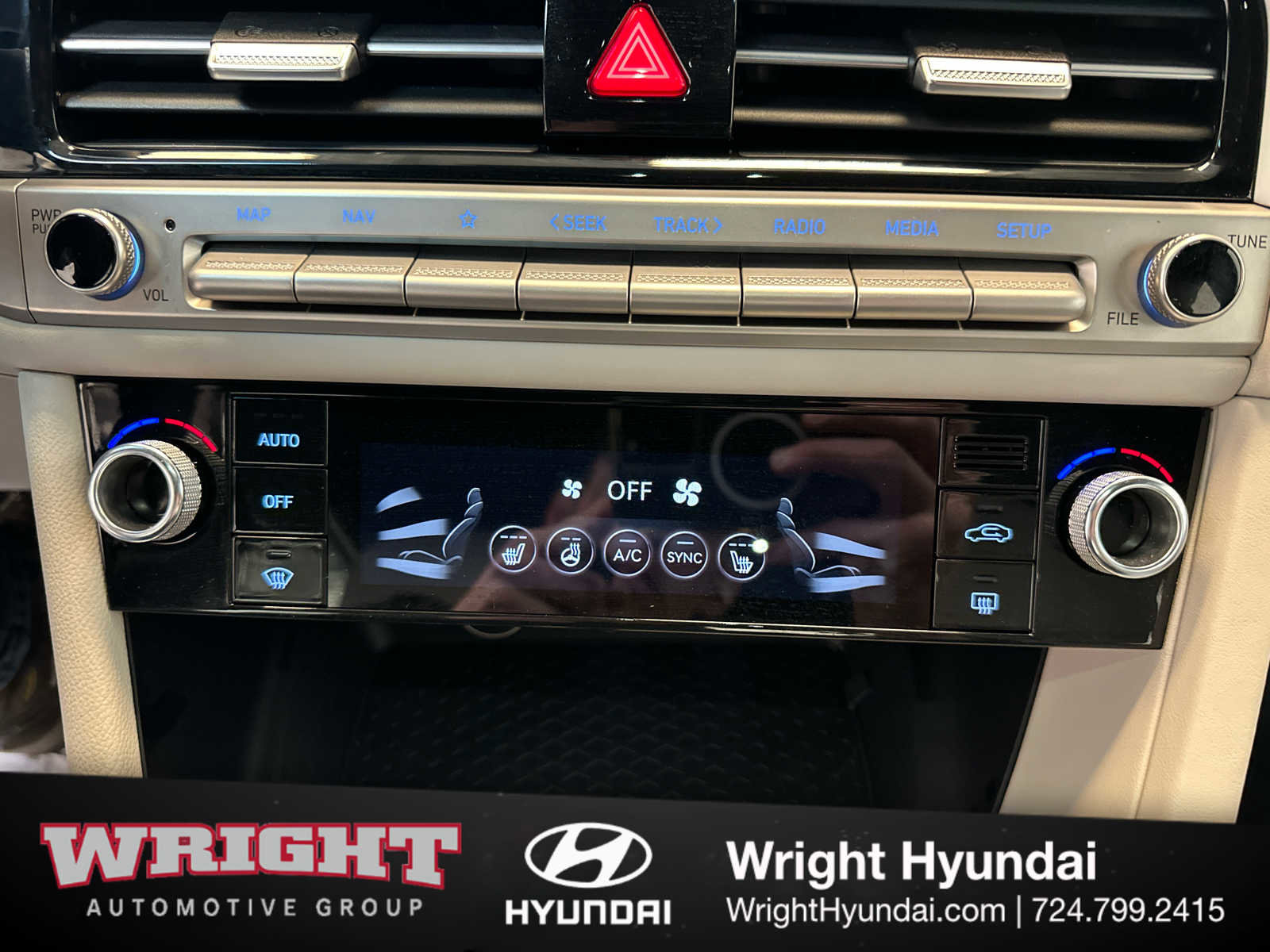 Certified 2025 Genesis G70 2.5T image 27