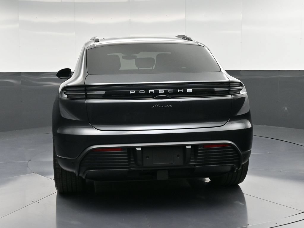 Certified 2025 Porsche Macan Electric RWD image 7