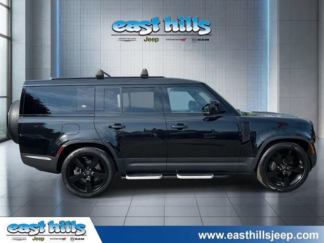 Used 2023 Land Rover Defender 130 SE AWD/4WD image 2