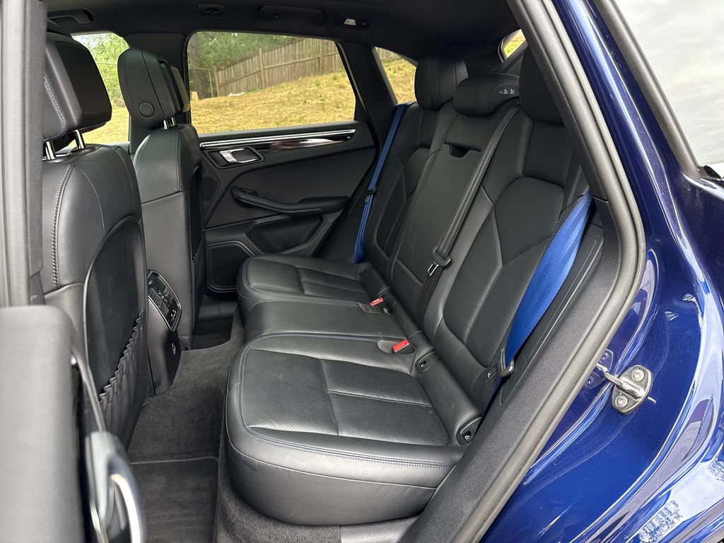 Used 2023 Porsche Macan AWD/4WD image 22