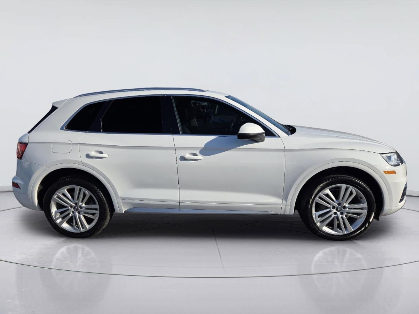 Used 2018 Audi Q5 2.0T Premium Plus w/ Premium Plus Package AWD/4WD image 4