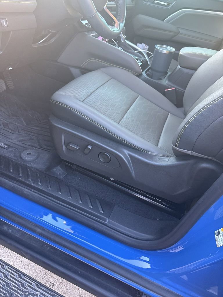 Used 2025 Chevrolet Colorado ZR2 w/ Technology Package image 11