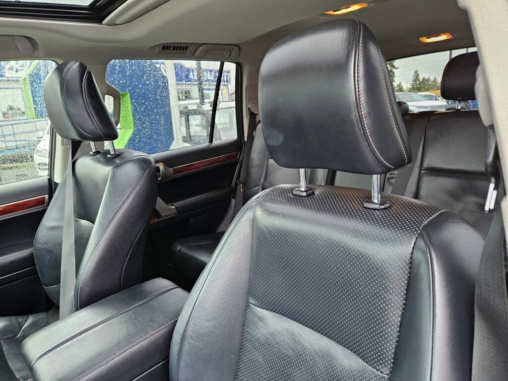 Used 2013 Lexus GX 460 Premium image 11