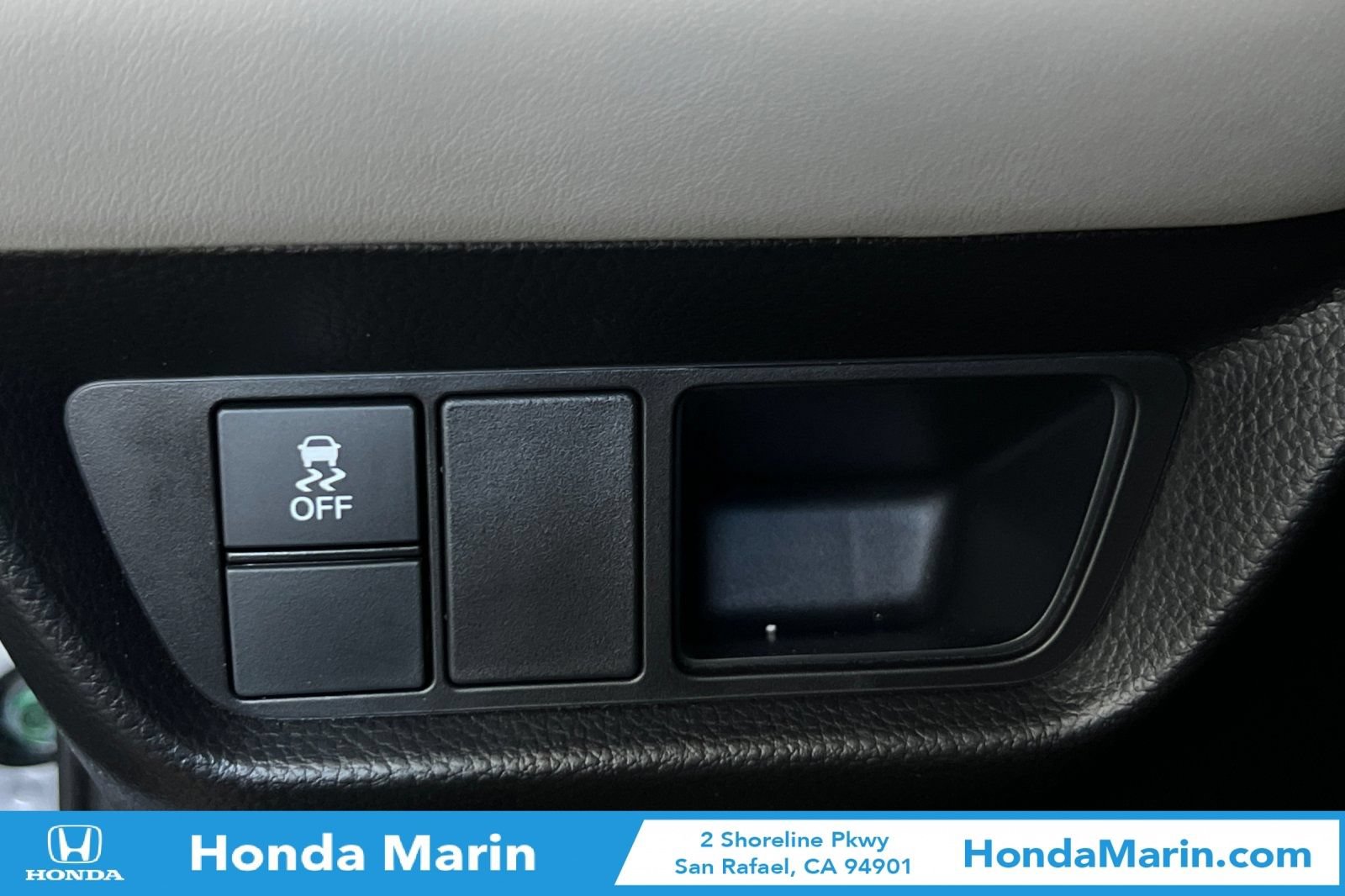 Certified 2025 Honda HR-V LX image 32