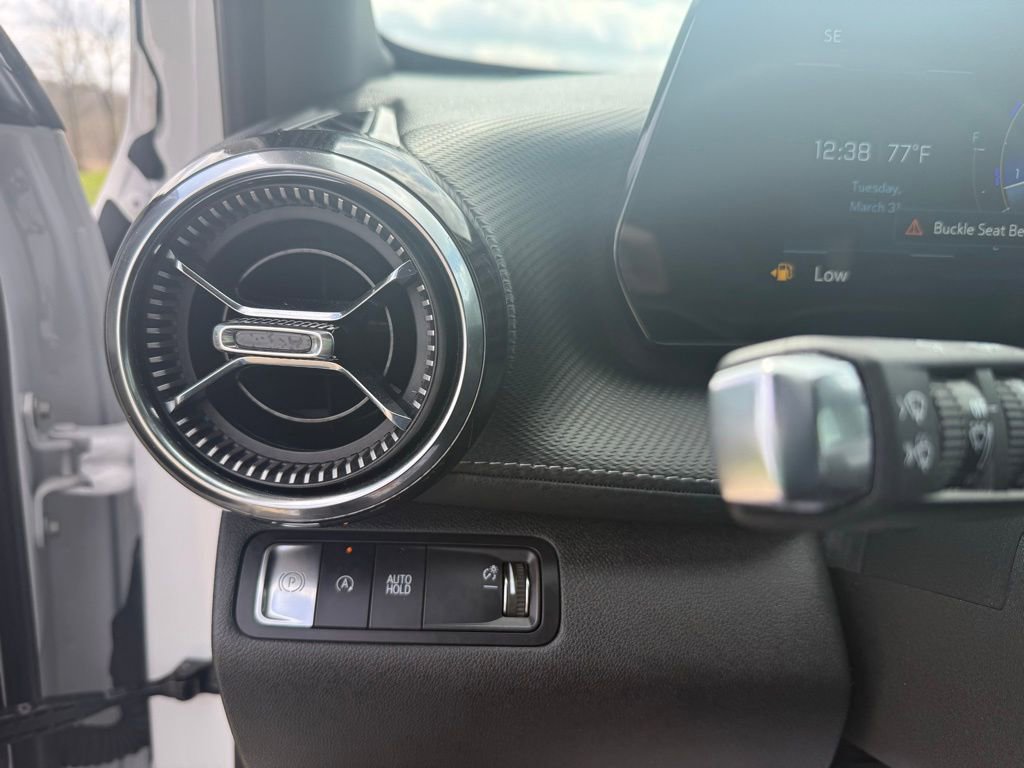 Used 2025 Chevrolet Equinox LT image 36