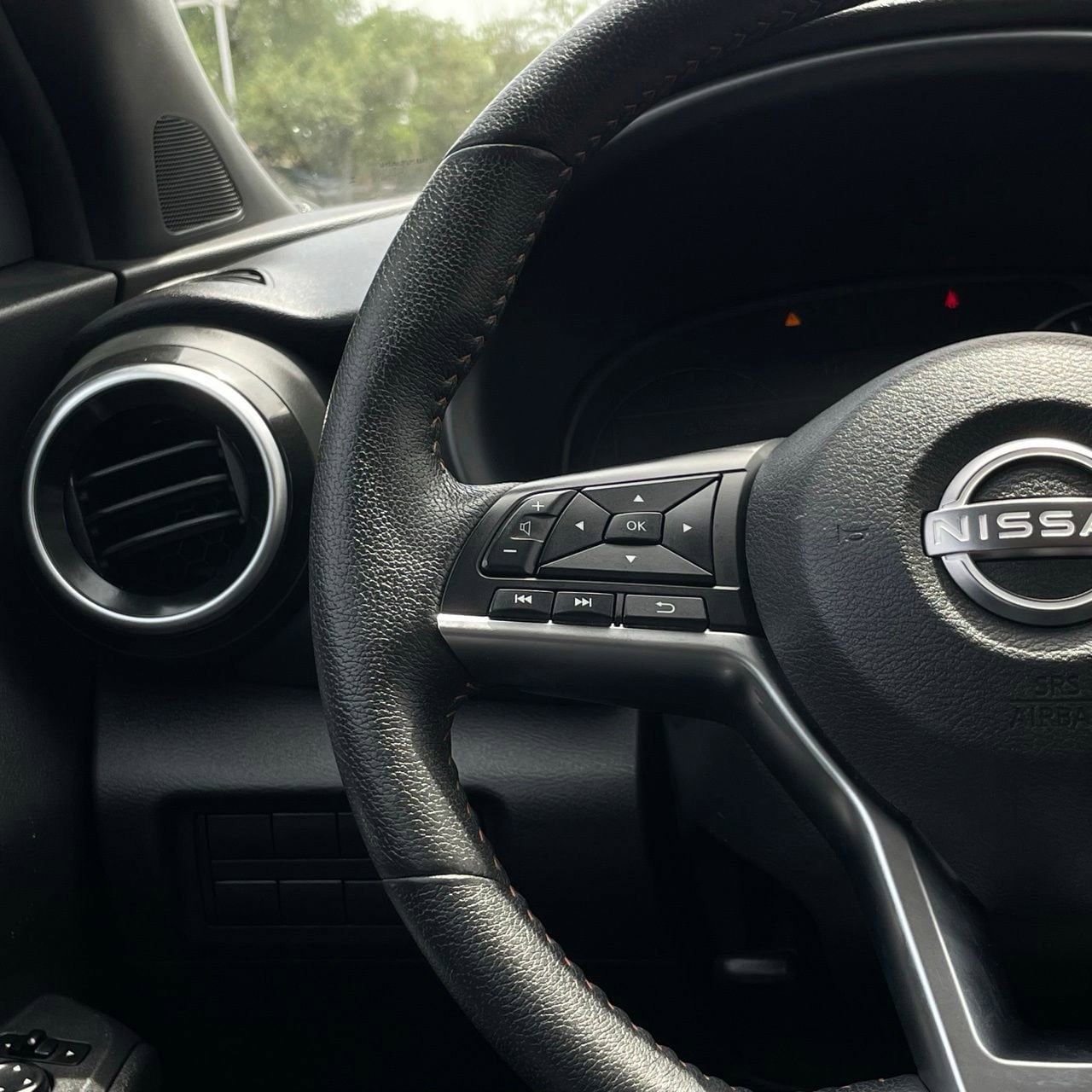 Used 2024 Nissan Kicks SR w/ SR Premium Package FWD image 14