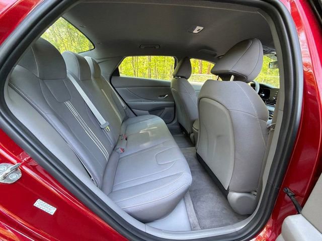 Certified 2023 Hyundai Elantra SEL FWD image 11