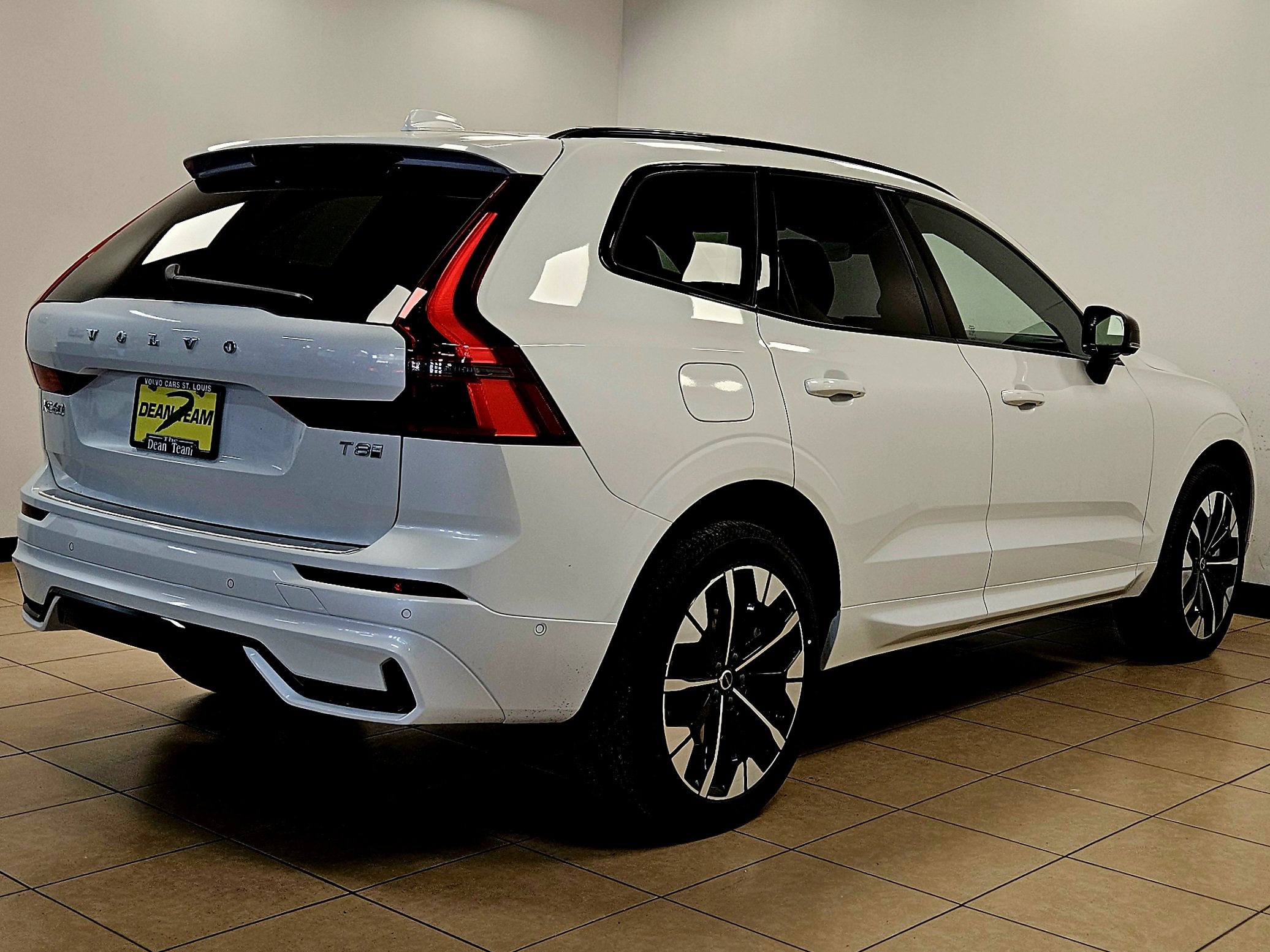 New 2026 Volvo XC60 T8 Plus w/ Protection Package Premier image 5