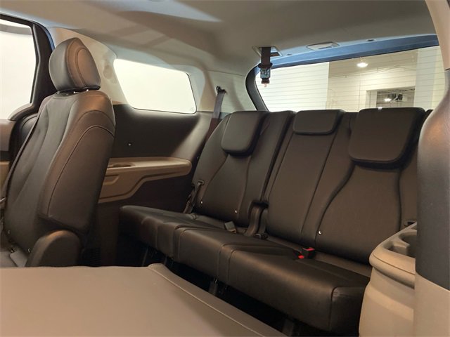 Used 2025 Kia Carnival image 13