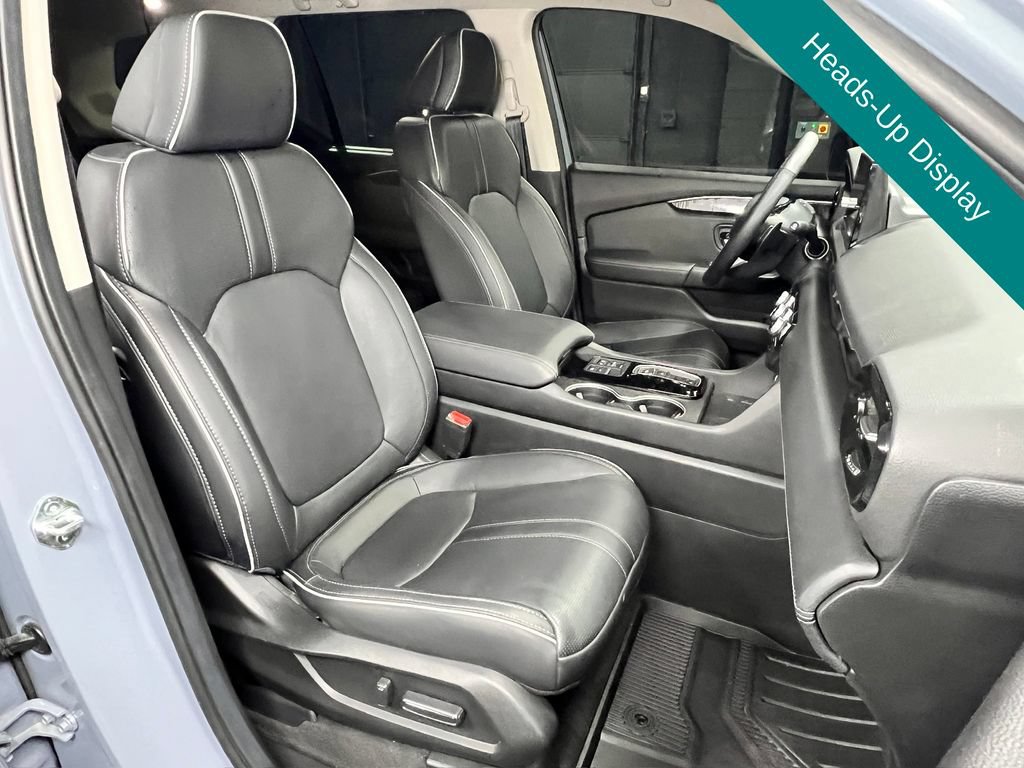 Used 2025 Honda Pilot Elite image 8