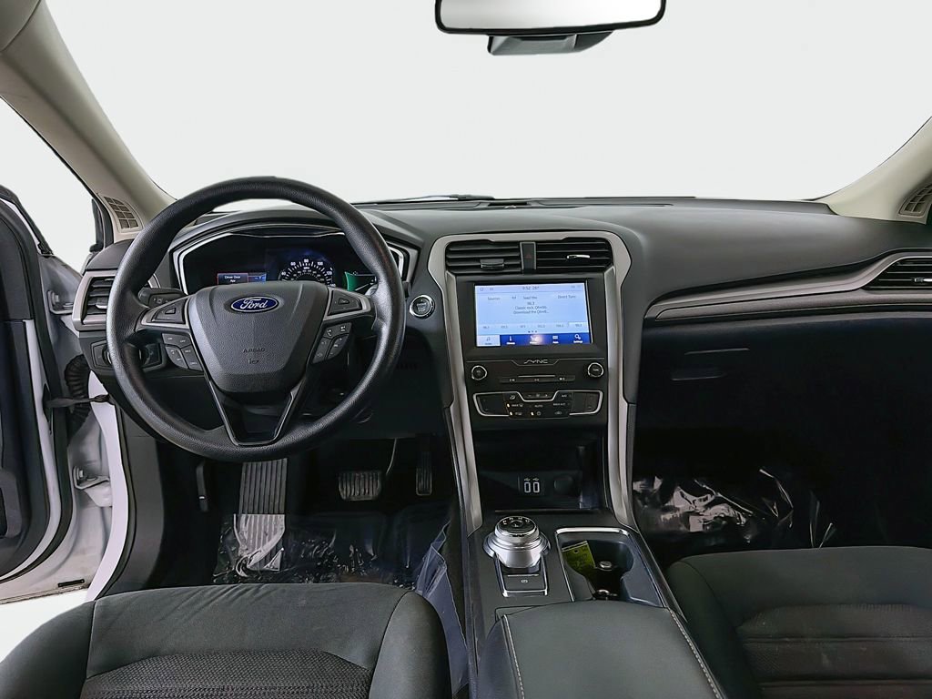 Used 2020 Ford Fusion SE image 22