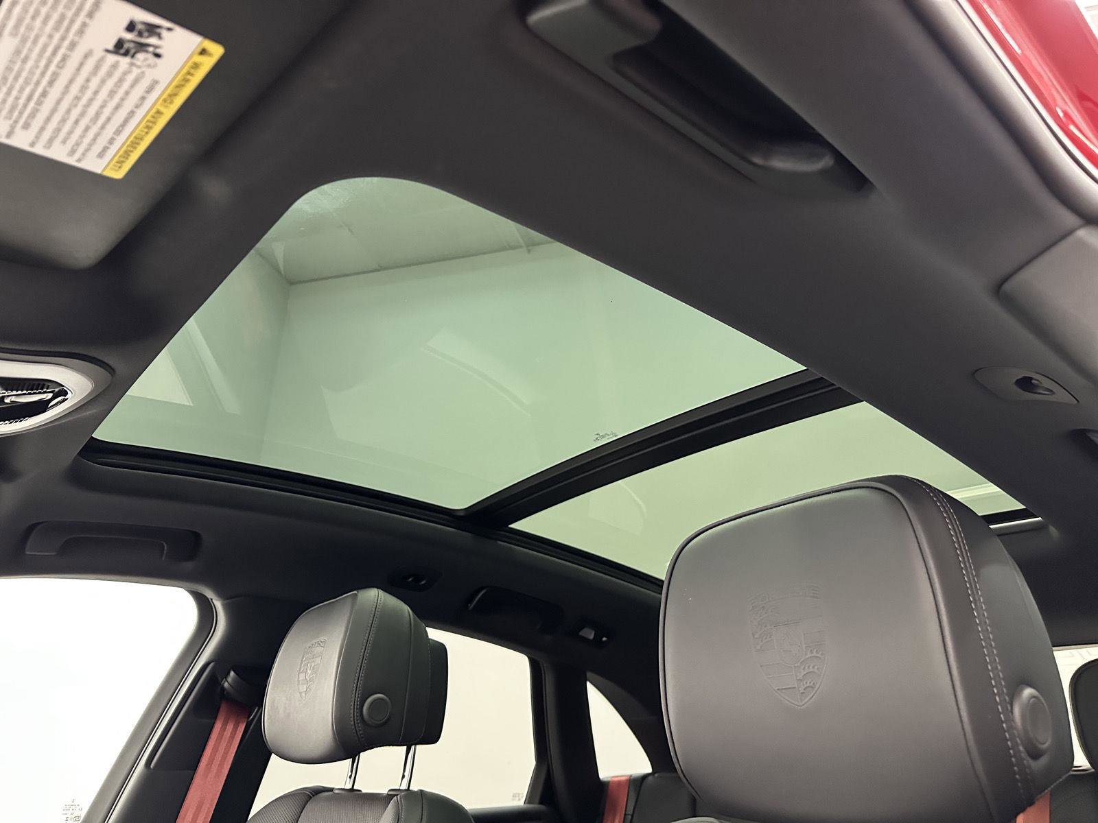 Certified 2025 Porsche Macan image 21