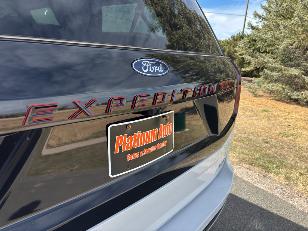 Used 2025 Ford Expedition Max Platinum AWD/4WD image 9