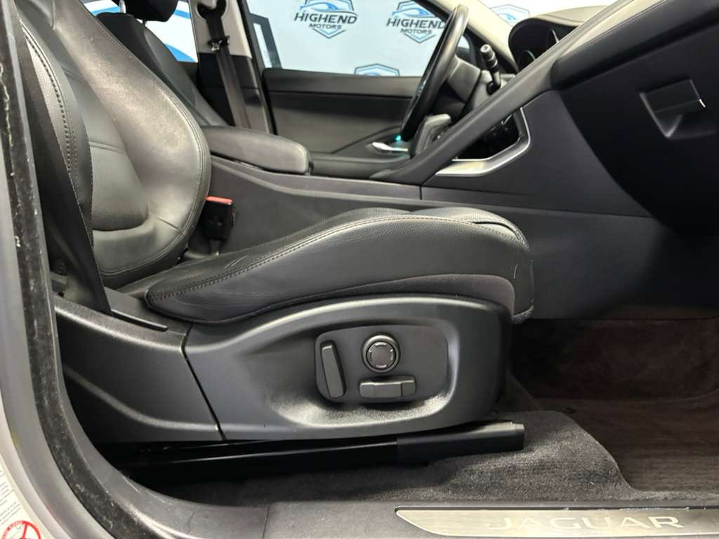 Used 2019 Jaguar E-PACE S image 25