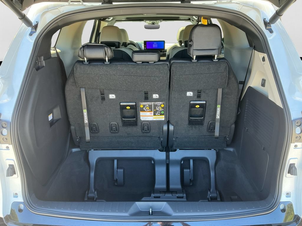 New 2026 Toyota Sienna Limited AWD/4WD image 17