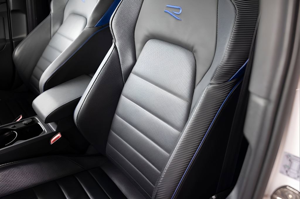 Used 2024 Volkswagen Golf R AWD/4WD image 45