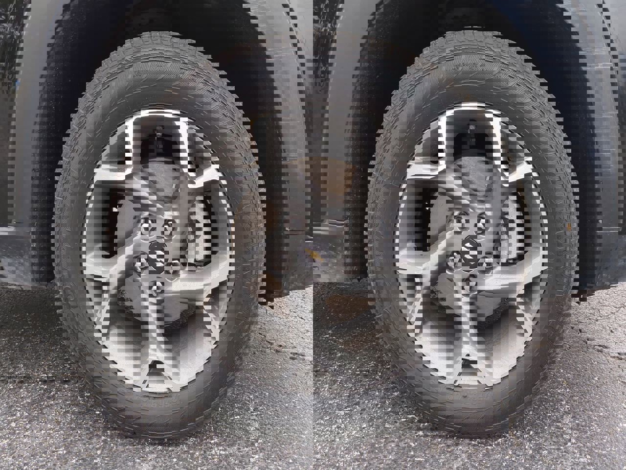 Certified 2025 Chevrolet Trax LT w/ Driver Confidence Package image 11