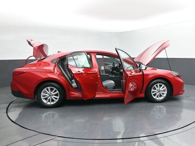 Used 2025 Toyota Camry LE image 43