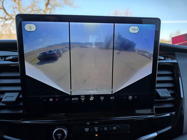 Used 2024 Ford Transit 350 XLT image 17