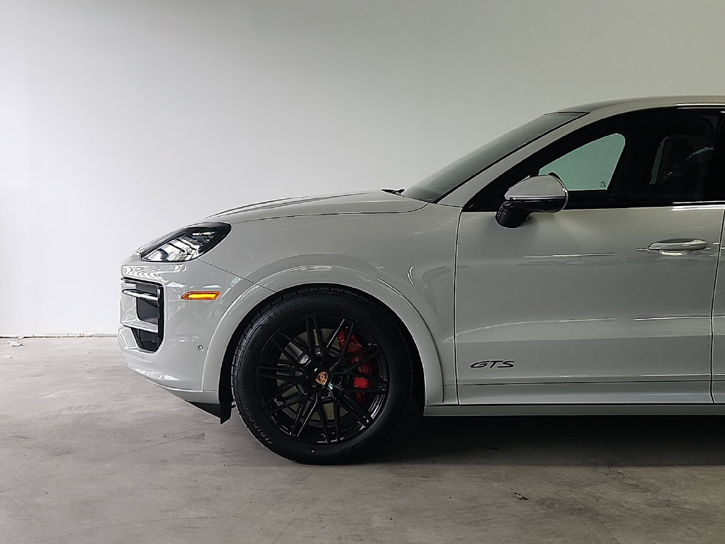 New 2026 Porsche Cayenne GTS AWD/4WD image 6