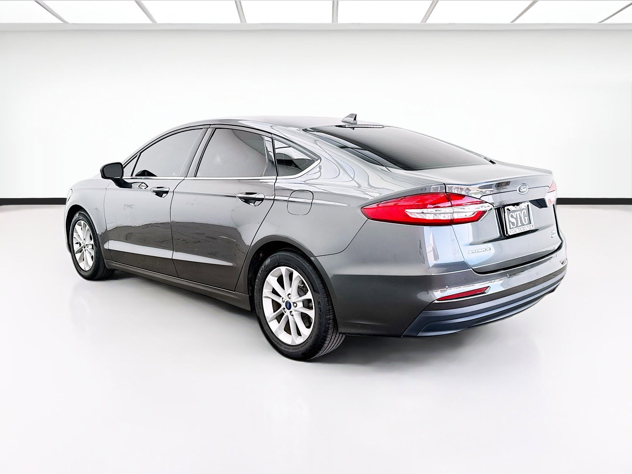 Used 2020 Ford Fusion SE image 6
