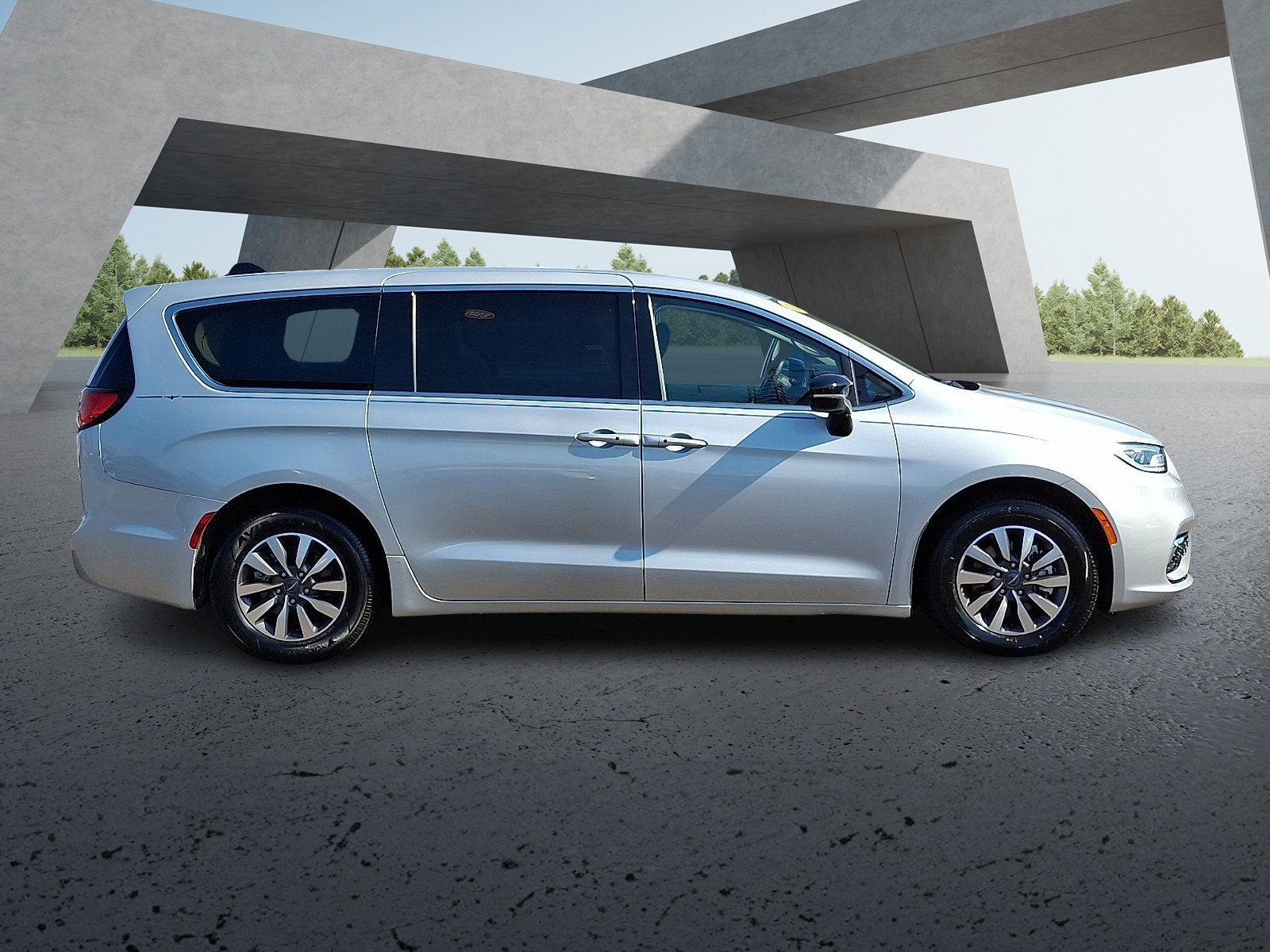 Used 2024 Chrysler Pacifica Limited FWD image 7