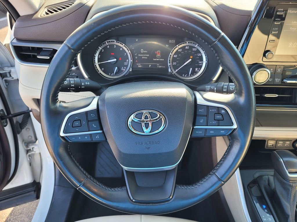 Used 2022 Toyota Highlander XLE FWD image 21