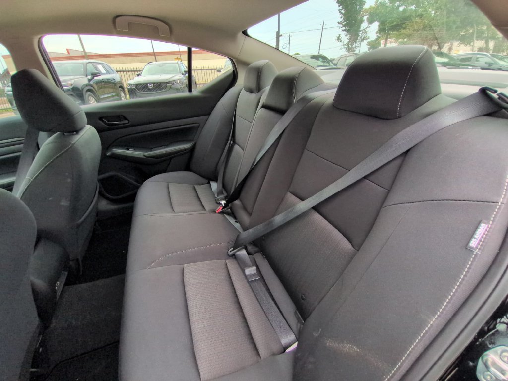 Used 2025 Nissan Altima 2.5 SV FWD image 27