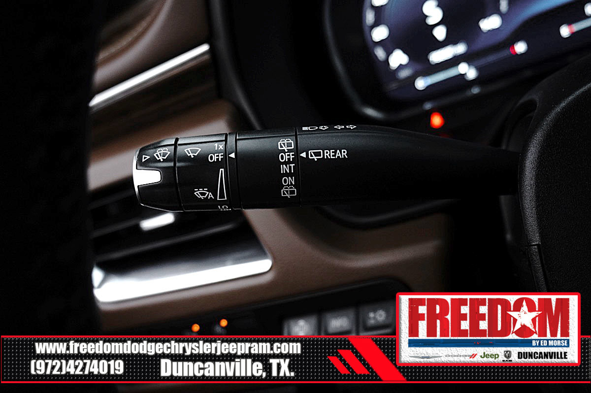 Used 2023 Chevrolet Suburban High Country AWD/4WD image 32